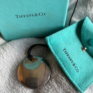 Tiffany and Co Elsa Peretti round pendant